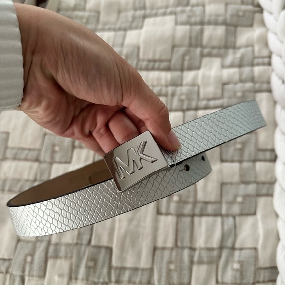 Michael Kors silver belt - Picture 1 of 5